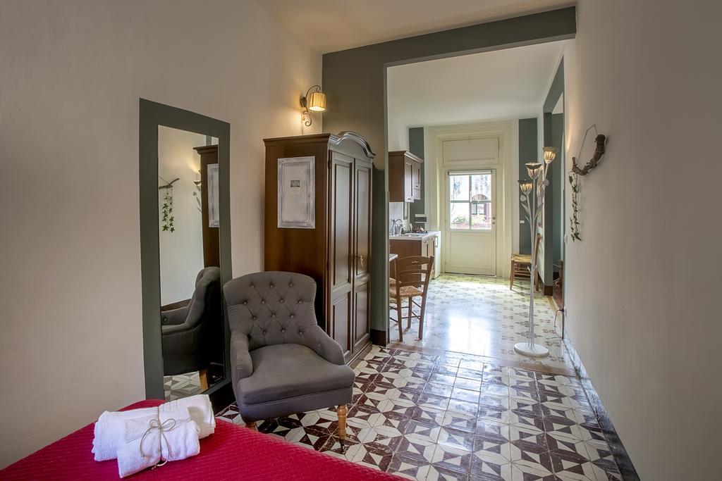Ai Lumi Bed & Breakfast ตราปานี ภายนอก รูปภาพ