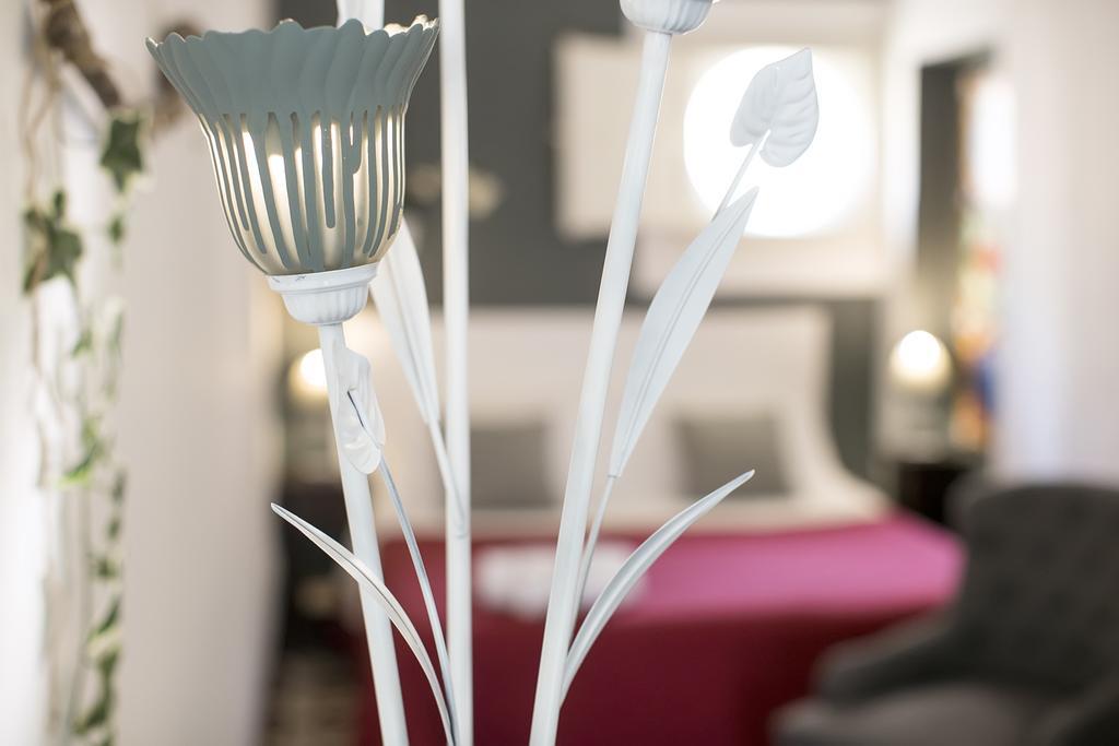 Ai Lumi Bed & Breakfast ตราปานี ภายนอก รูปภาพ