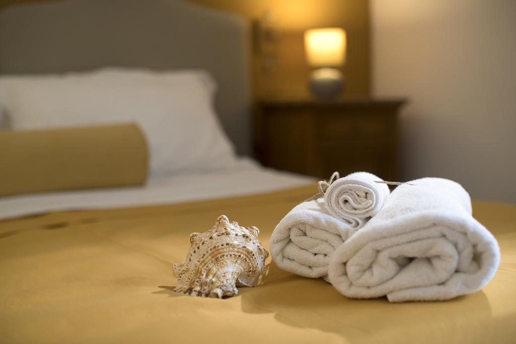 Ai Lumi Bed & Breakfast ตราปานี ภายนอก รูปภาพ